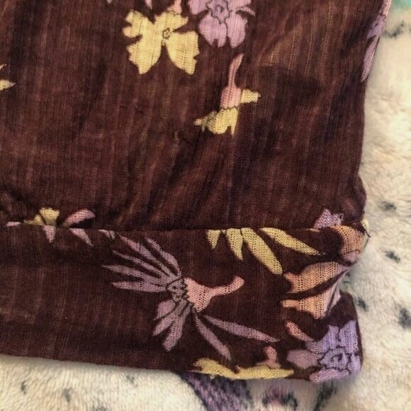 FREE PEOPLE Brown Periwinkle Floral Ribbed Knit V-Neck Short Sleeve Y2K Blouse - Picture 11 of 11